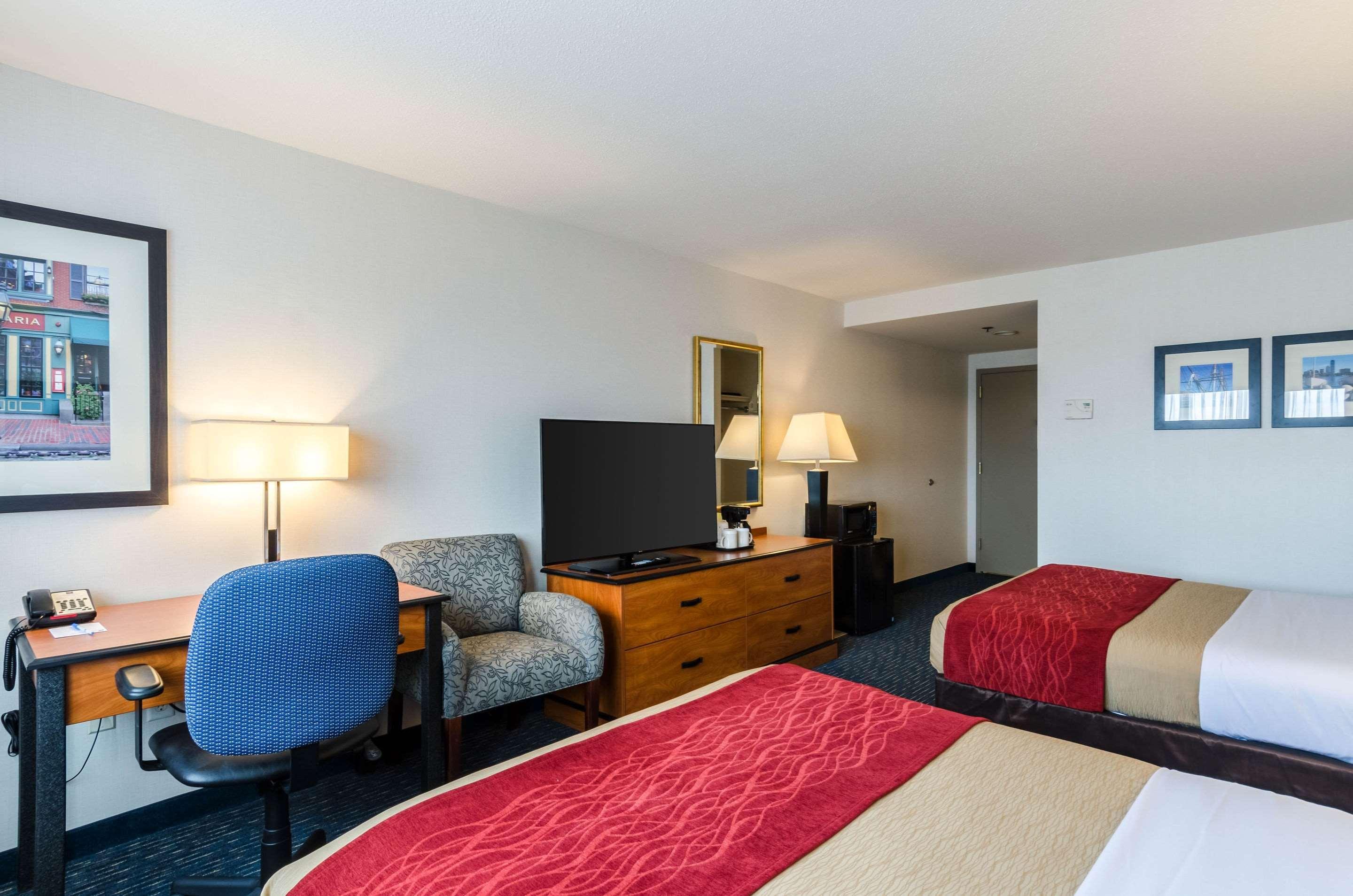 Comfort Inn & Suites Logan International Airport Revere Extérieur photo