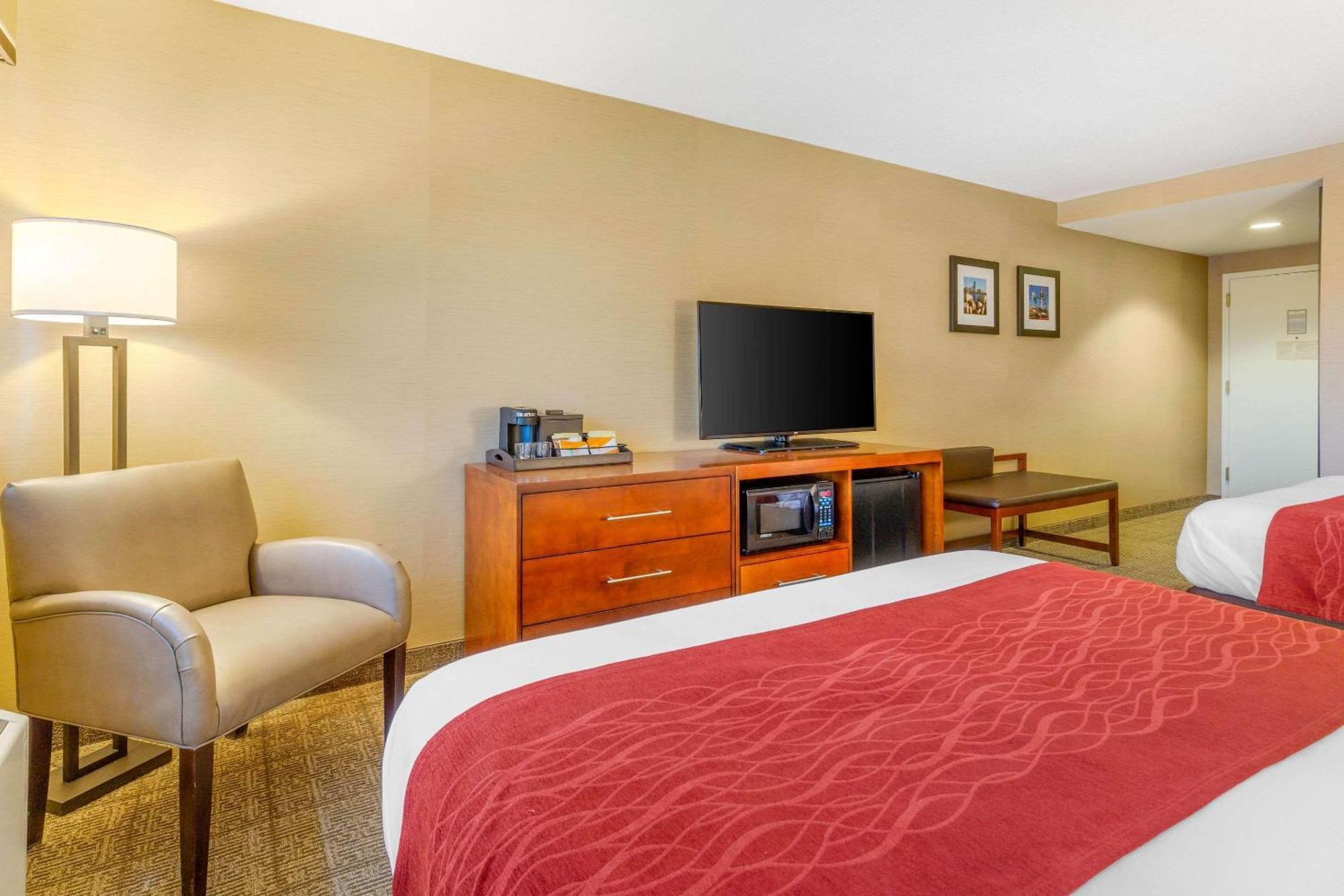 Comfort Inn & Suites Logan International Airport Revere Extérieur photo