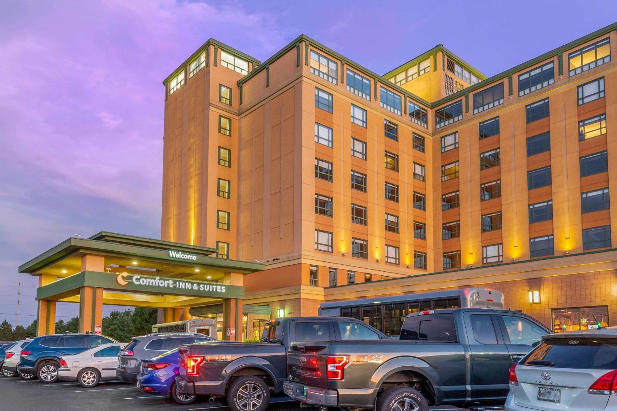 Comfort Inn & Suites Logan International Airport Revere Extérieur photo