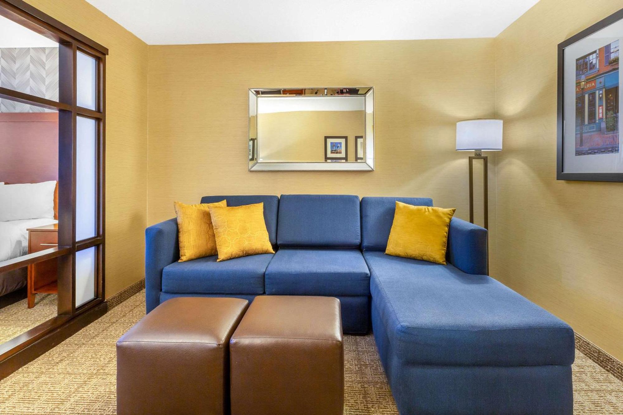 Comfort Inn & Suites Logan International Airport Revere Extérieur photo