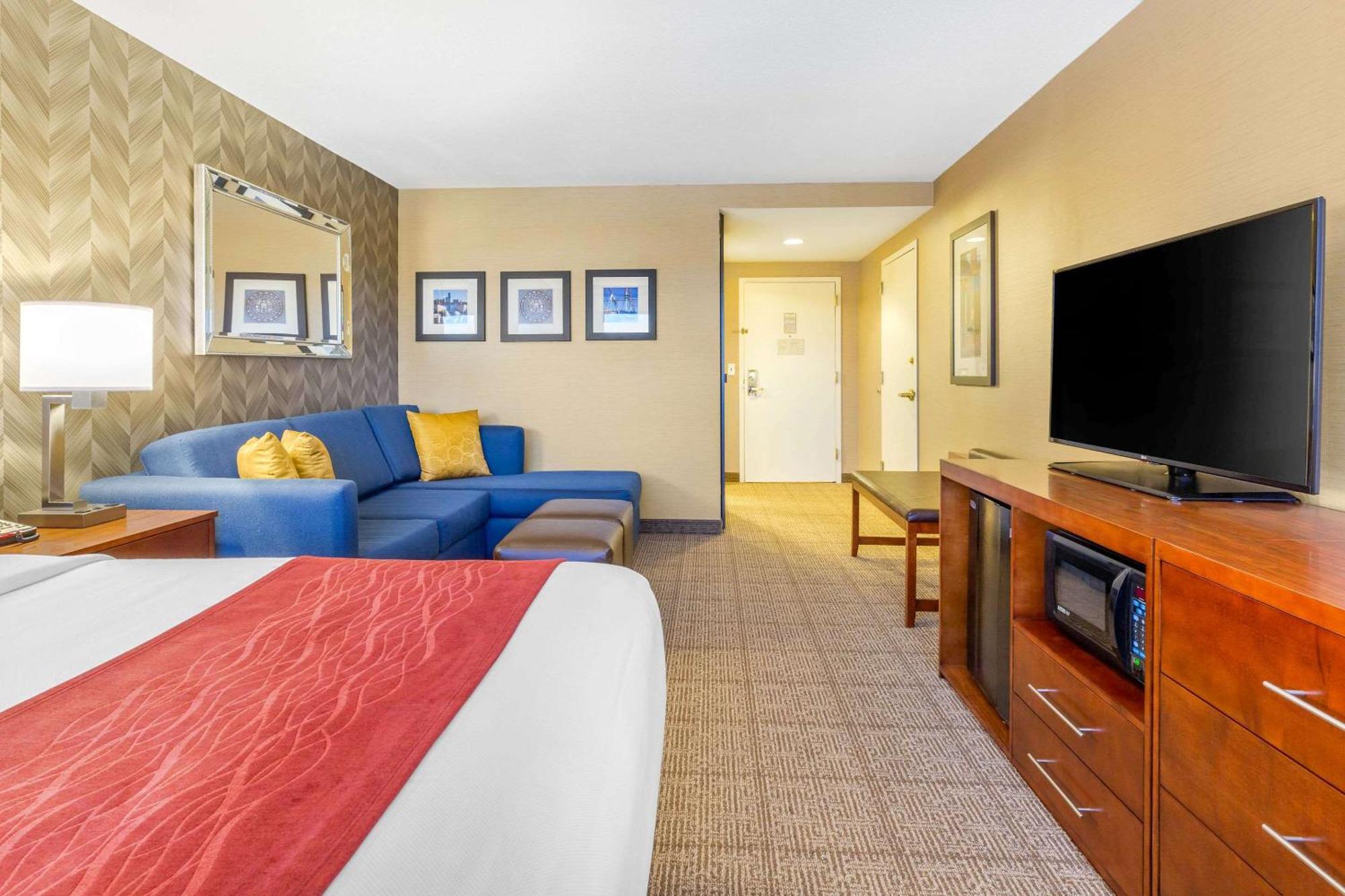 Comfort Inn & Suites Logan International Airport Revere Extérieur photo