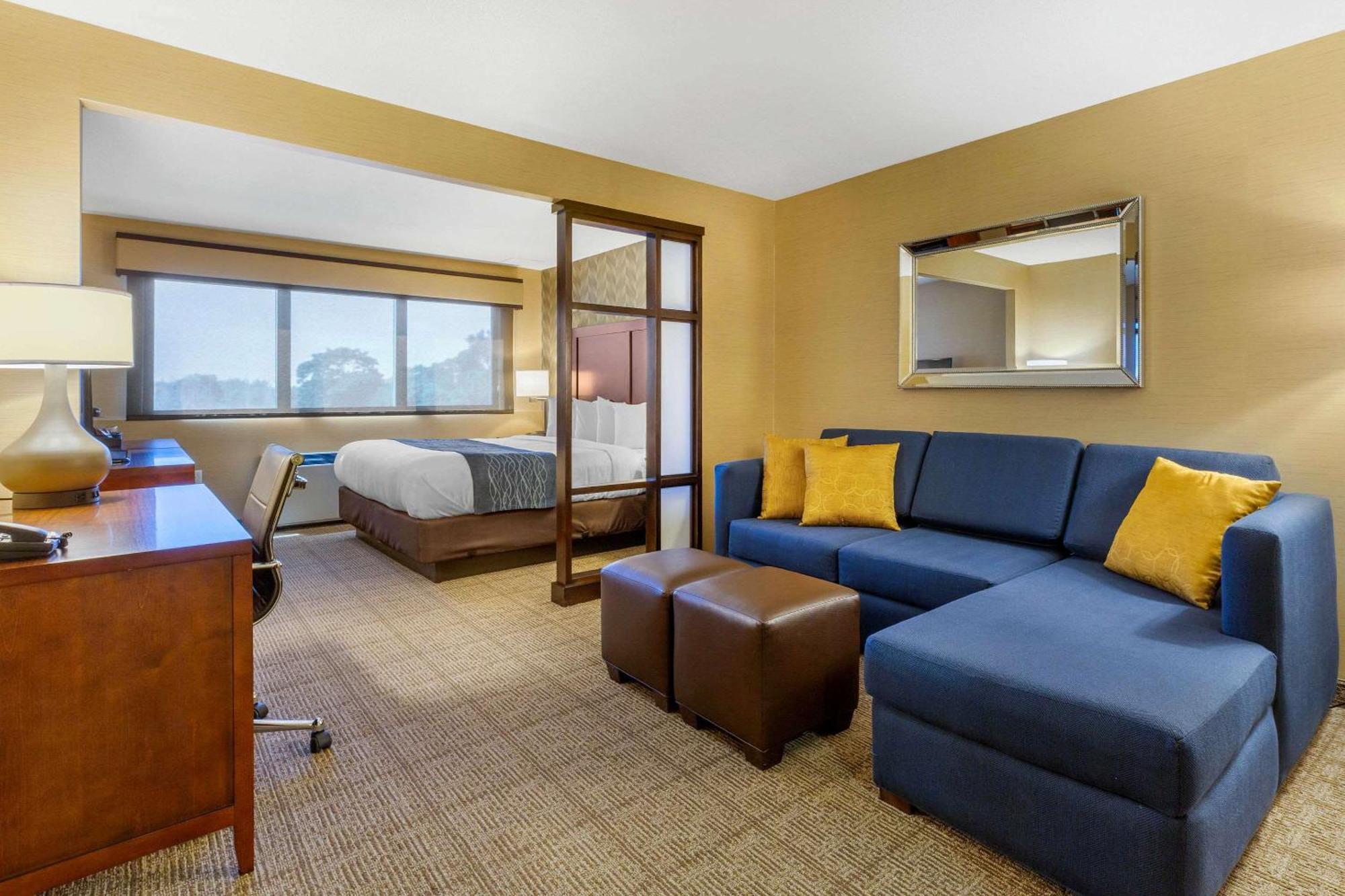 Comfort Inn & Suites Logan International Airport Revere Extérieur photo