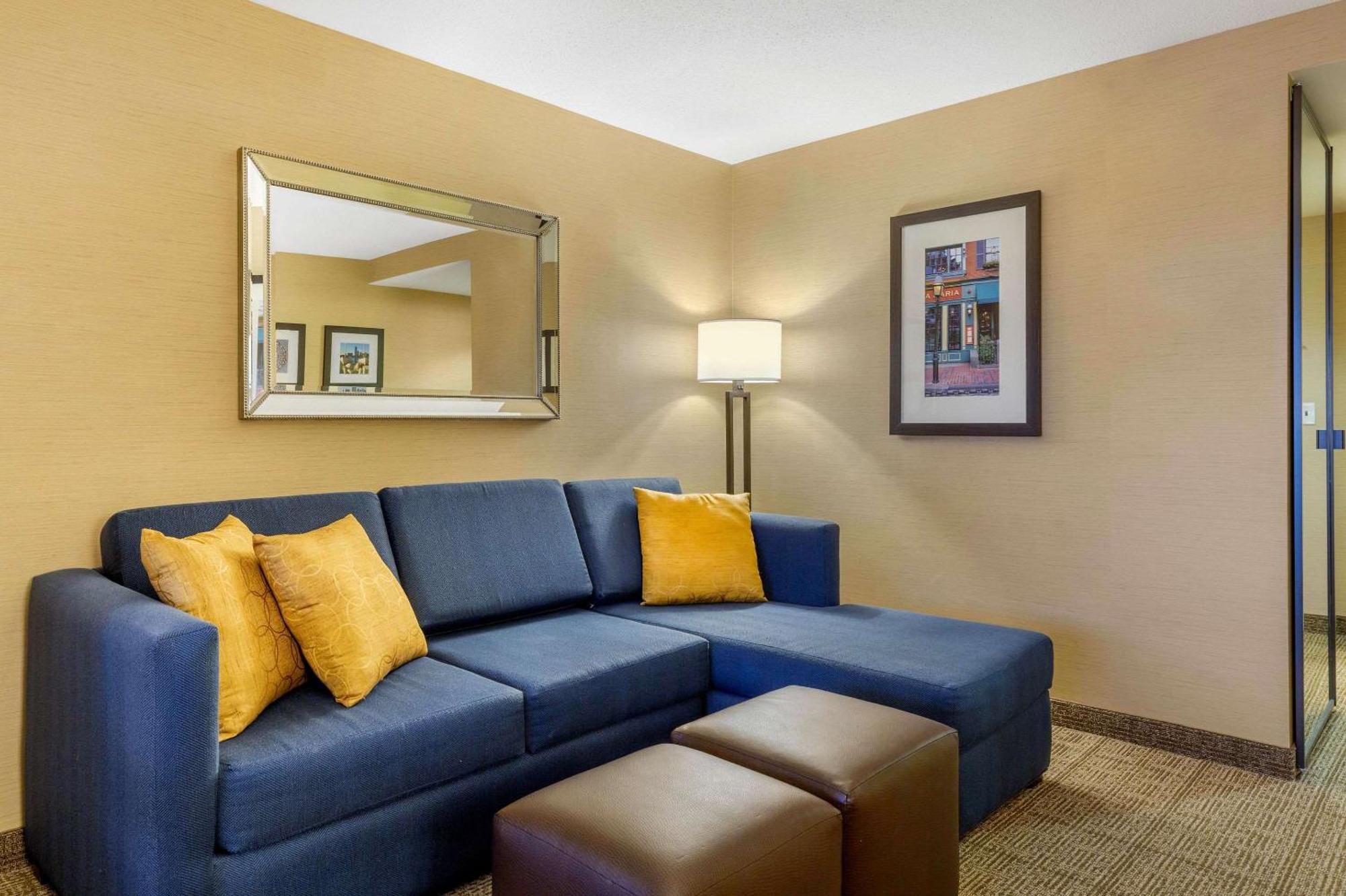 Comfort Inn & Suites Logan International Airport Revere Extérieur photo