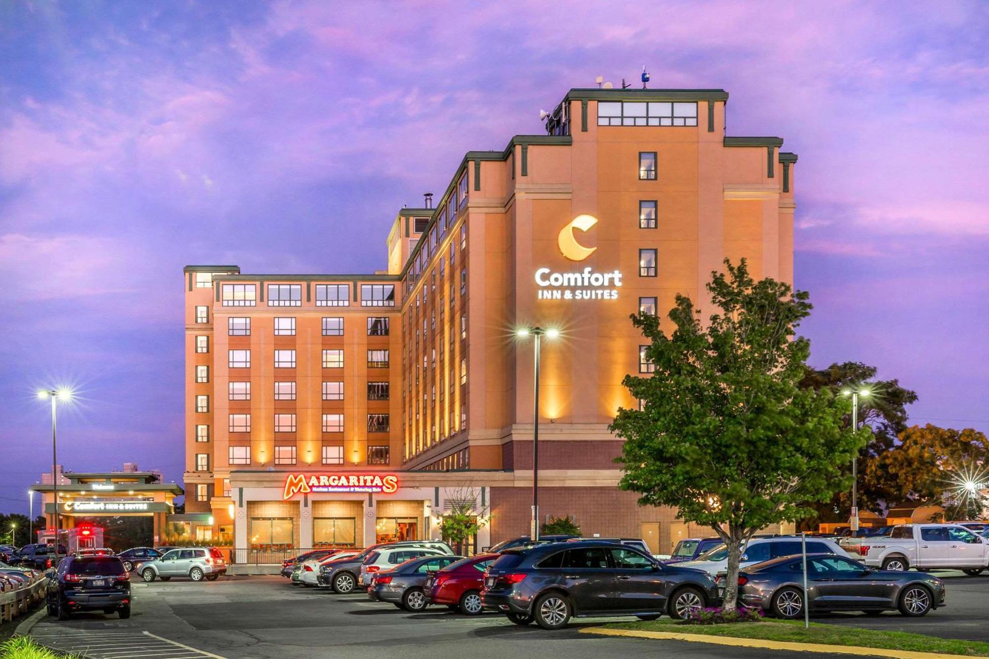 Comfort Inn & Suites Logan International Airport Revere Extérieur photo